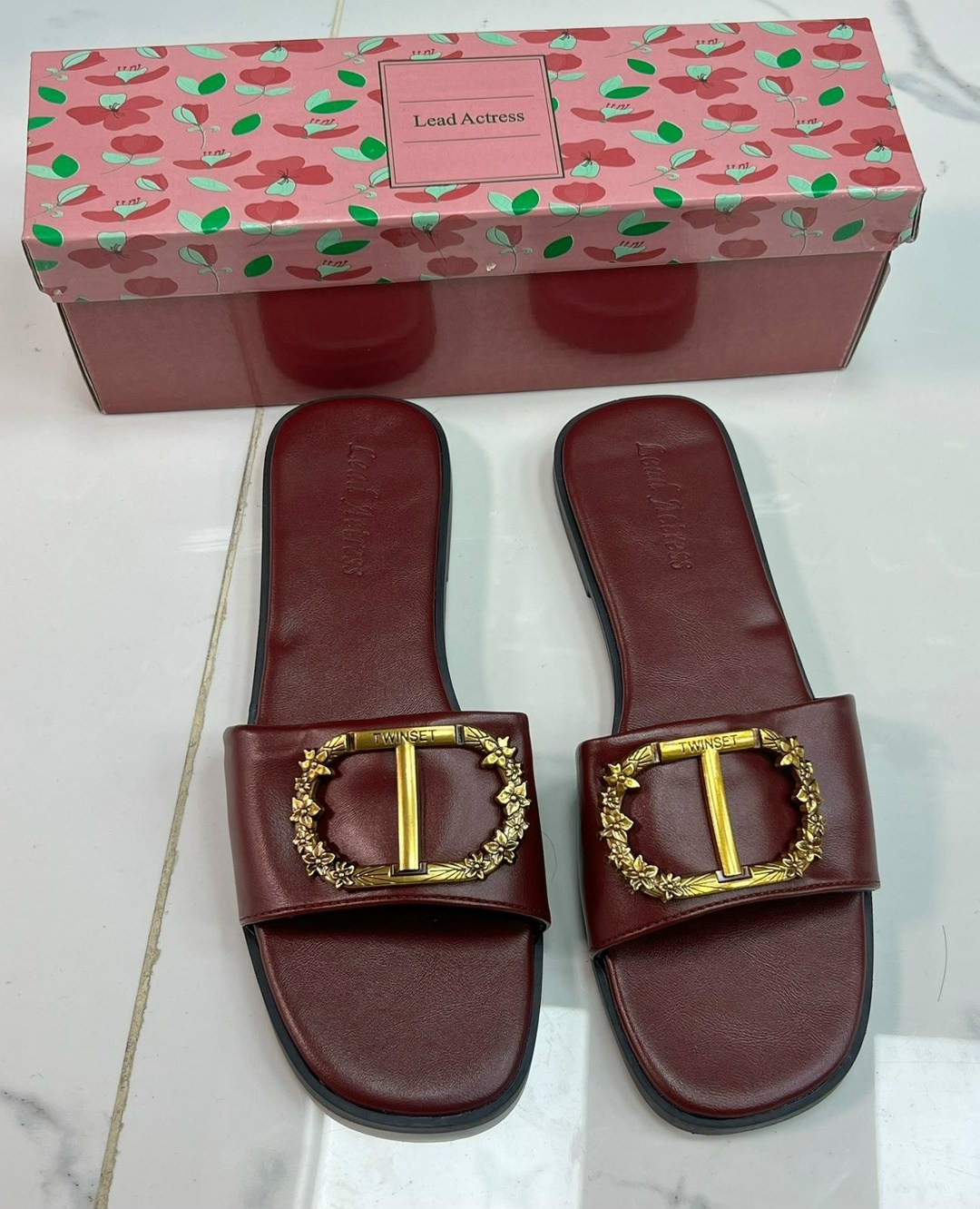 женские шлепанцы,, женская,шлепки кристиан диор,сандали