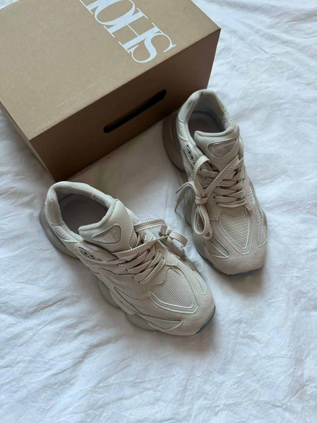 кроссовки,повседневные кроссовки,массивные кроссовки,модные кроссовки,оригинальные кроссовки