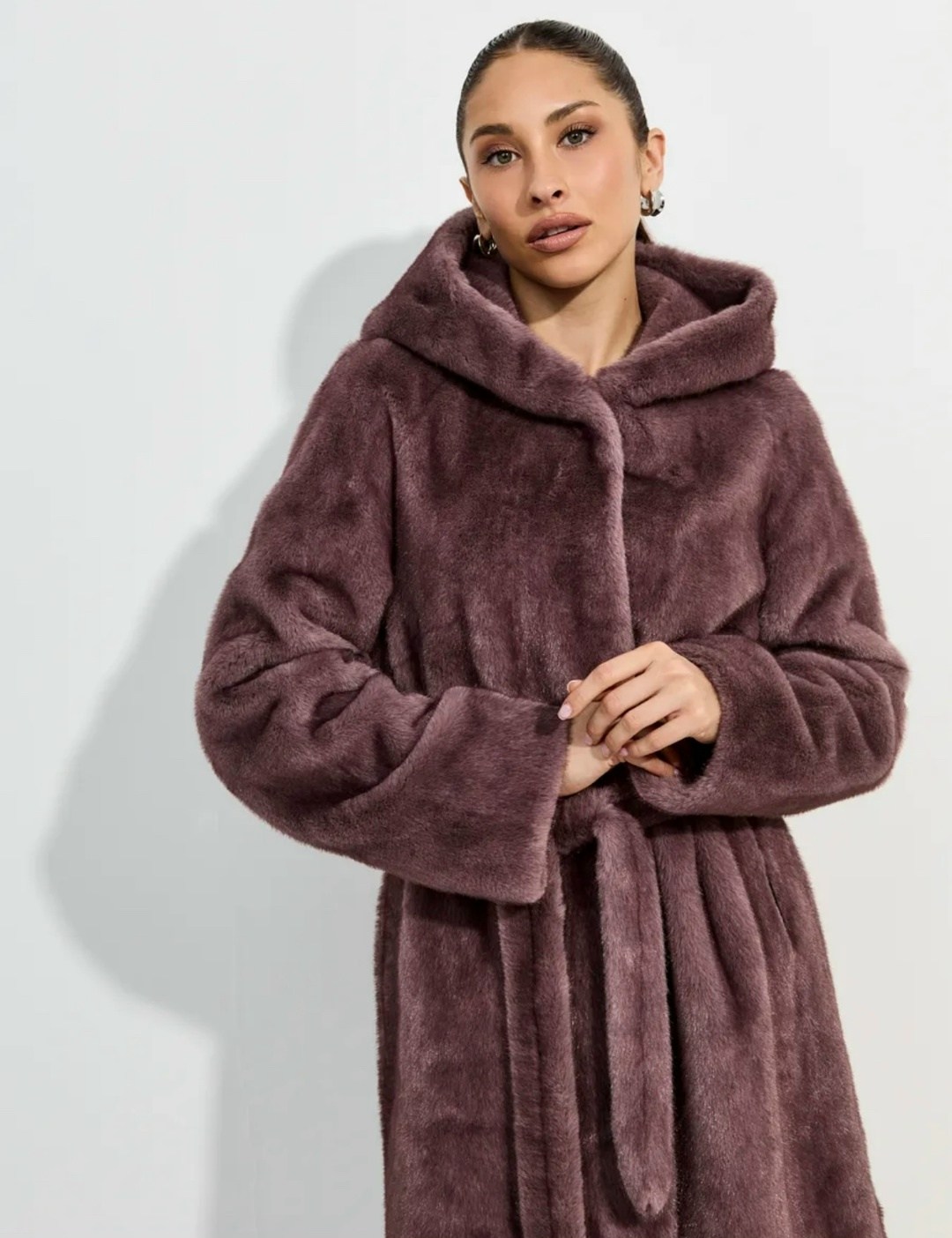 шуба из эко-меха mila nova,эко шуба,шуба из экомеха,каляев шуба из астрагана,женская шуба