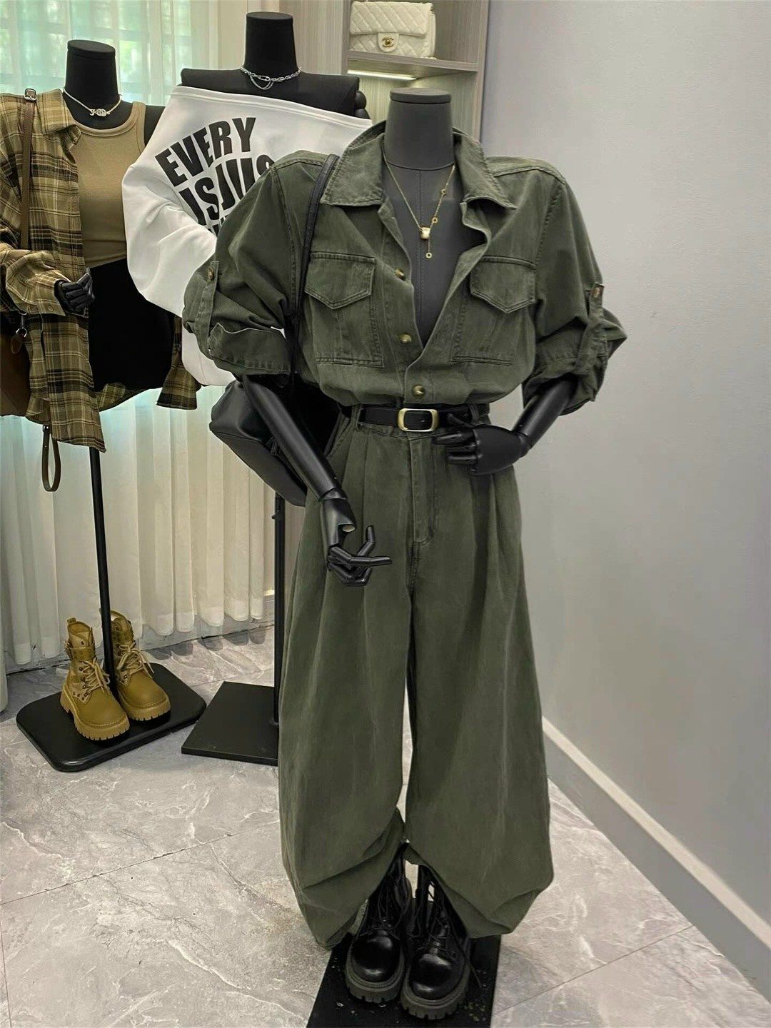 женские комбинезоны,комбинезон повседневный,джинсовые комбинезоны,комбинезон женский джинсовый,комбинезон брючный женский