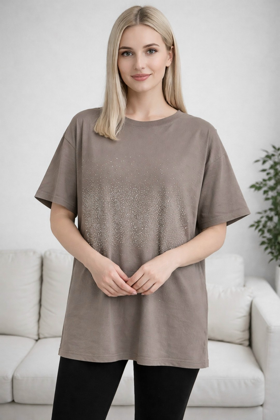 футболка оверсайз варенка со стразами серая варенка micca,футболки женская,футболка оверсайз со стразами варенка нарядная shmottop цвет серый,футболка оверсайз со стразами варенка,футболка варенка со