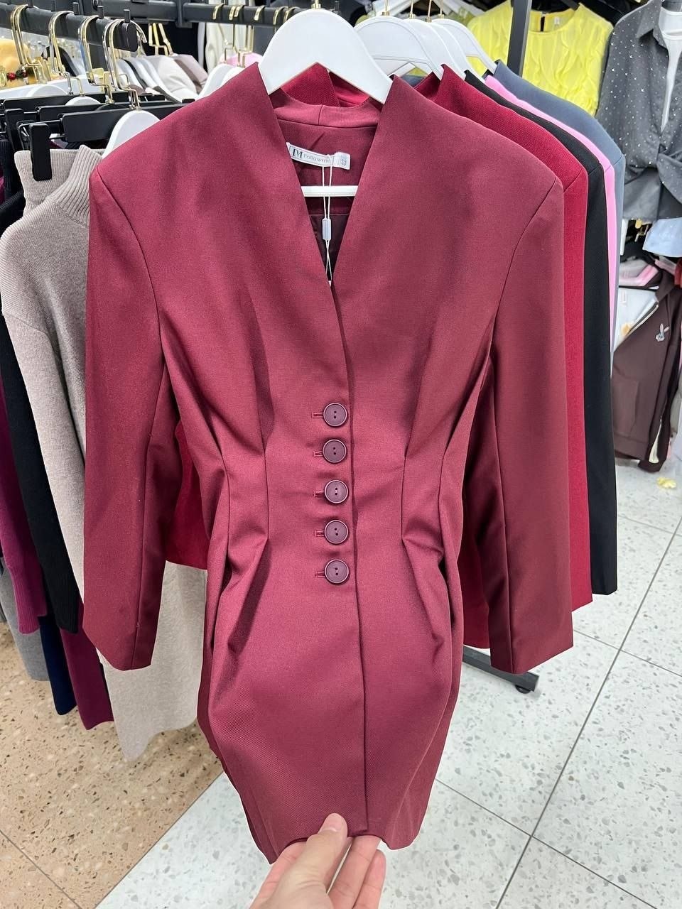 черные женские жакеты kira plastinina,приталенный жакет,жакет,черные женские жакеты emme marella,пиджак женский