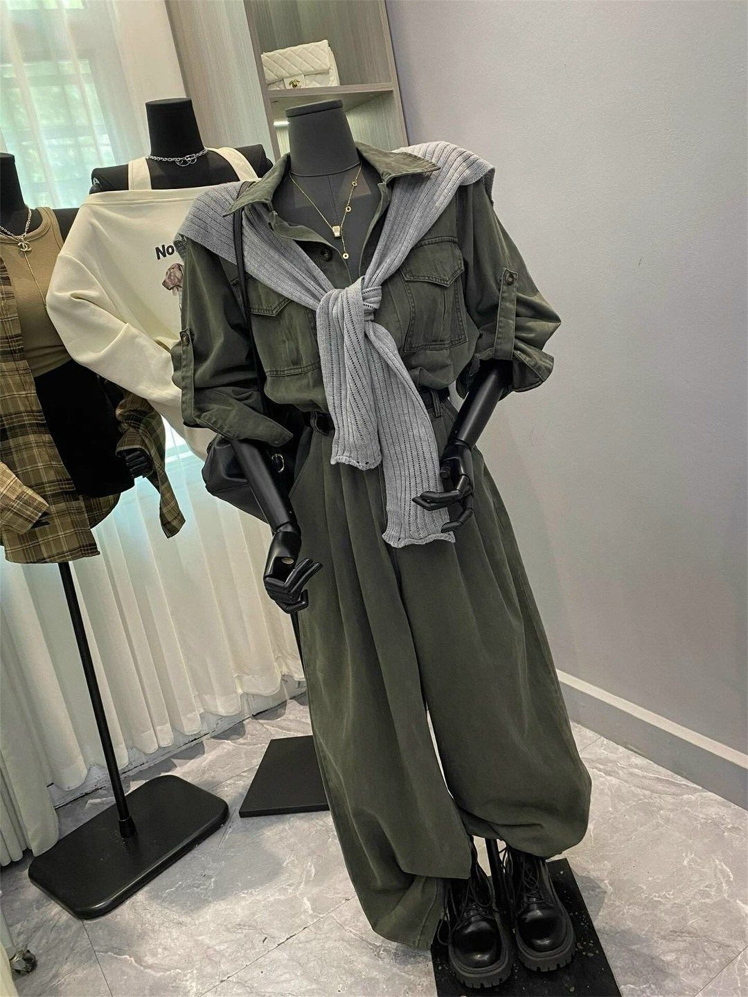 женские комбинезоны,комбинезон повседневный,джинсовые комбинезоны,комбинезон женский джинсовый,комбинезон брючный женский