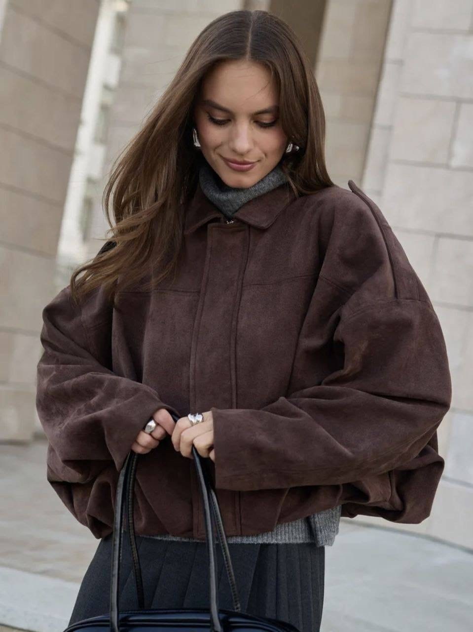 куртка бомбер замшевая коричневая женская весна демисезонная irinakhai design,куртка бомбер оверсайз из замши m.wish 453276404,замшевая куртка,куртка бомбер,бомбер укороченный оверсайз замшевый куртка