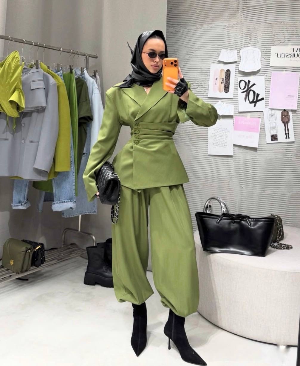 брючный костюм,черный брючный костюм,женский брючный костюм,одежда в стиле