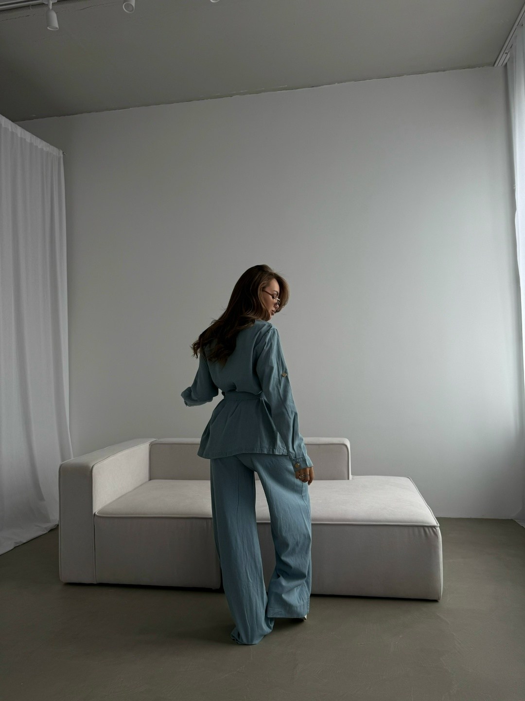 костюм брючный 1053 голубой atelero,костюм женский брючный,костюм женский брючный джинсовый,джинсовый костюм брючный,комплект брючный