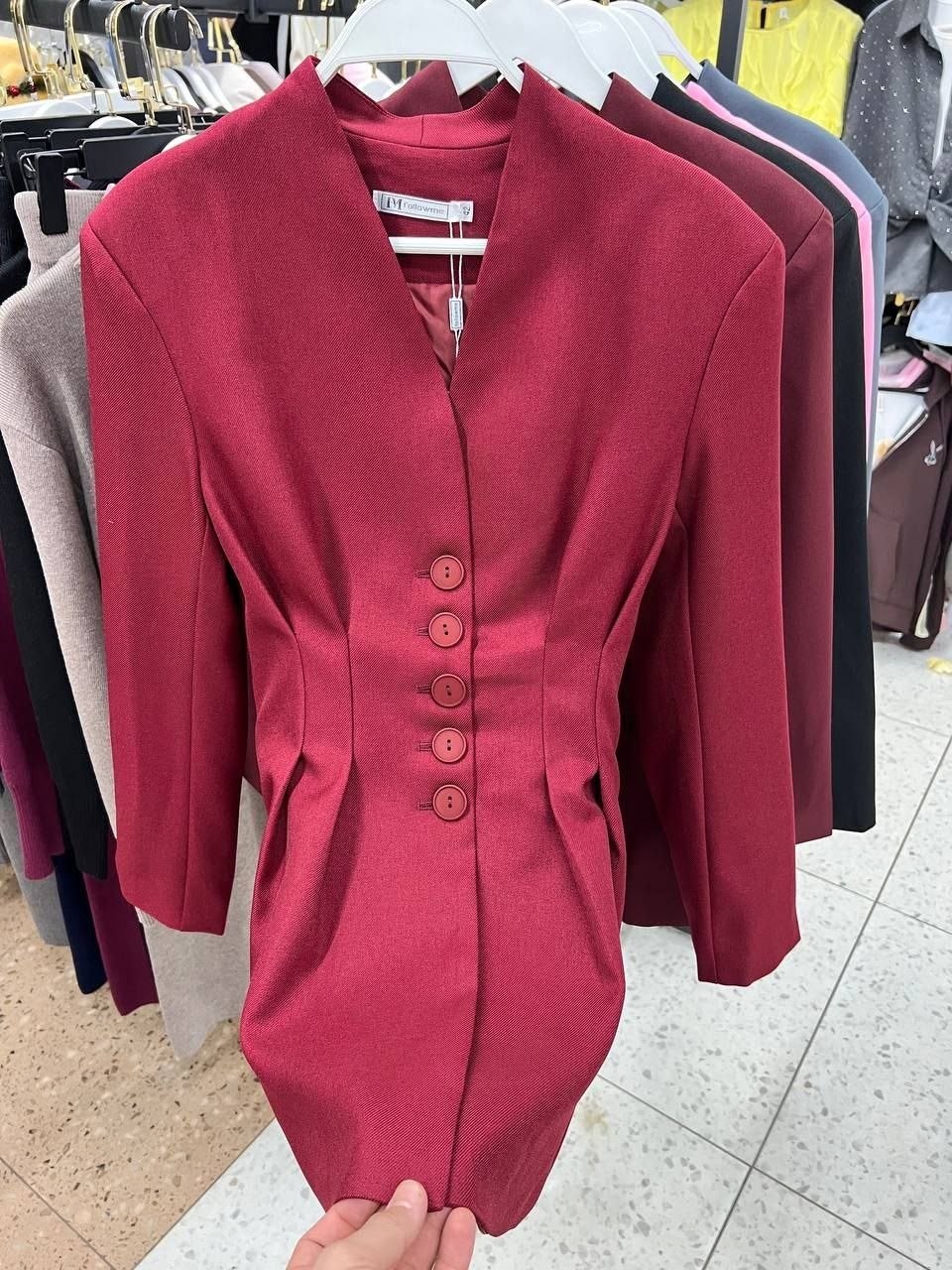 черные женские жакеты kira plastinina,приталенный жакет,жакет,черные женские жакеты emme marella,пиджак женский