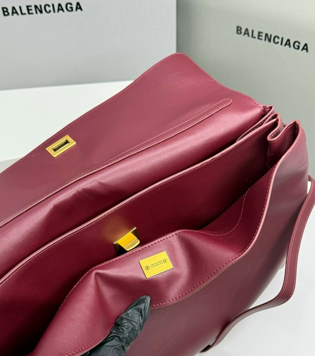 сумка balenciaga женская,сумка balenciaga,balenciaga сумка на плечо,сумка balenciaga натуральная кожа,сумка balenciaga черная натуральная кожа 35 см