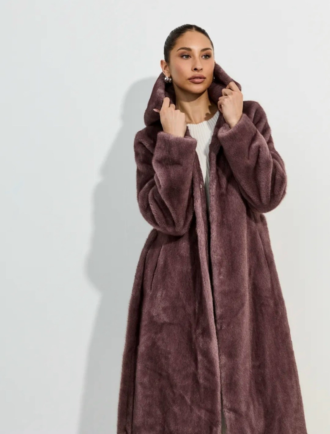 шуба из эко-меха mila nova,эко шуба,шуба из экомеха,каляев шуба из астрагана,женская шуба