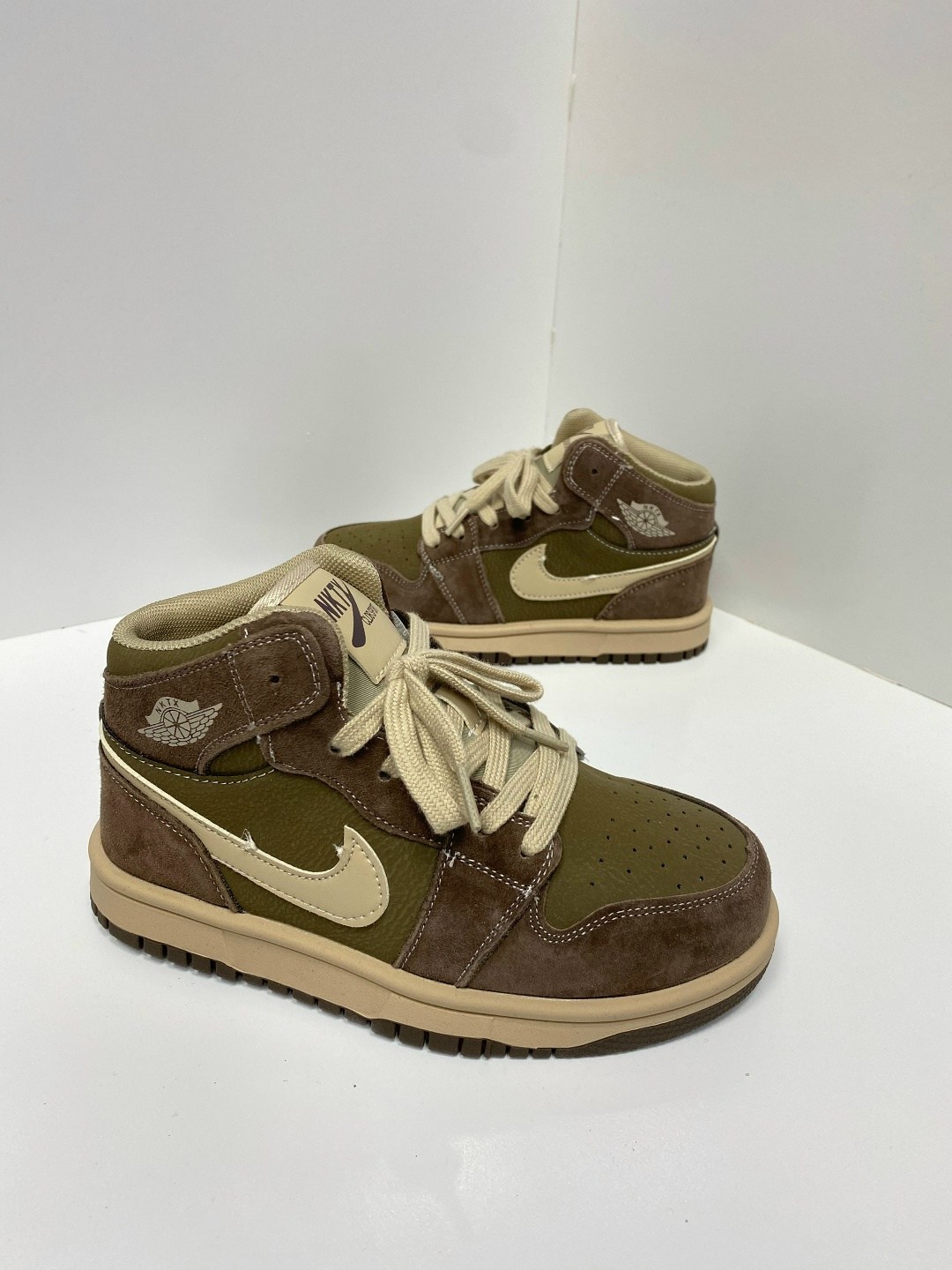 nike air jordan 1 mid,кроссовки air jordan 1 mid,air jordan 1 mid,air jordan 1 mid olive,кроссовки nike air jordan 1 mid