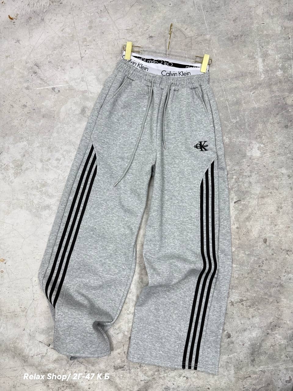 брюки карго с лампасами широкие y2k styfash,брюки оверсайз с лампасами широкие спортивные y2k,спортивные брюки,женские спортивные штаны,спортивные штаны