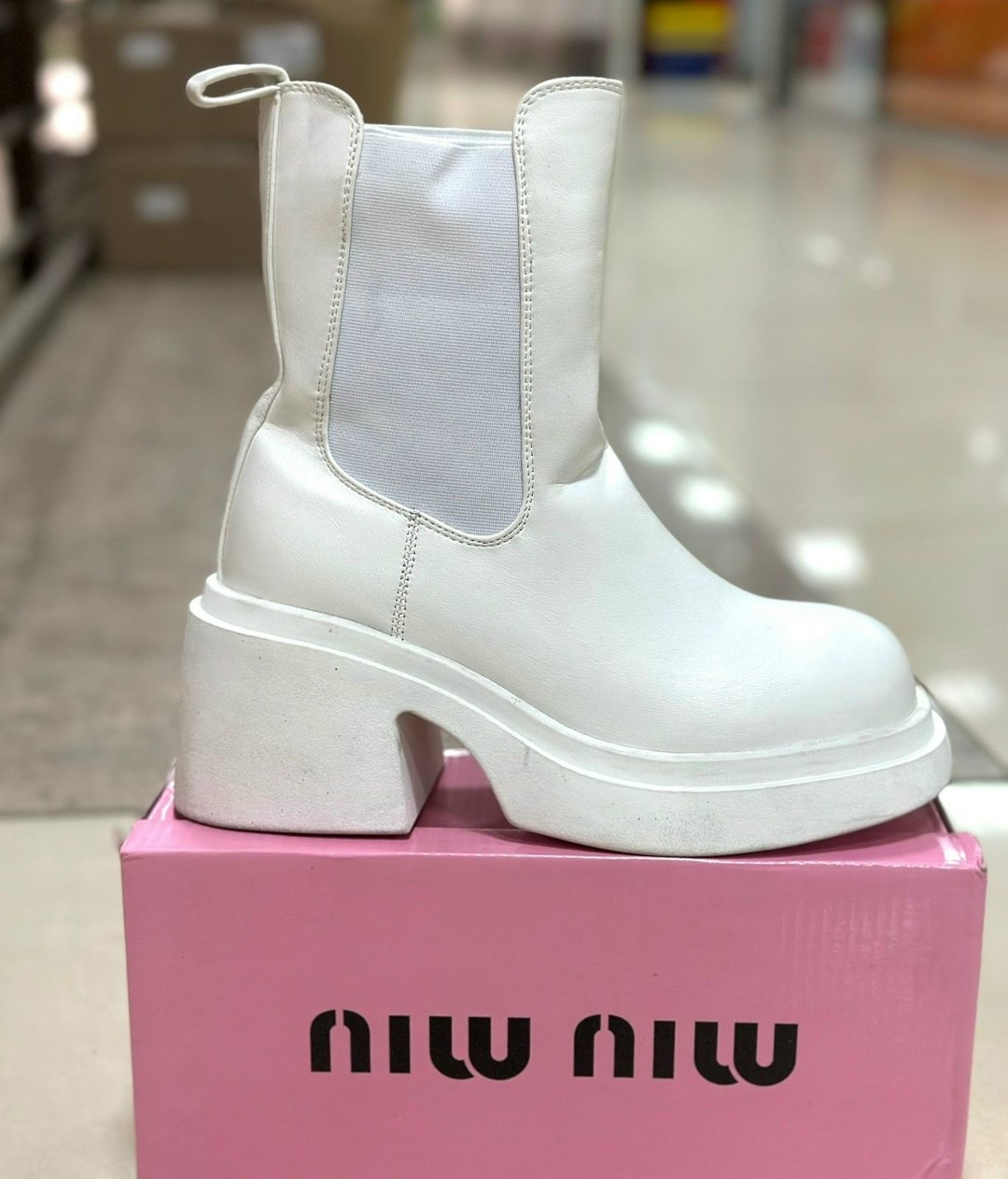 ,белые ботинки прада женские,ботинки женские, женская,женские ботинки челси