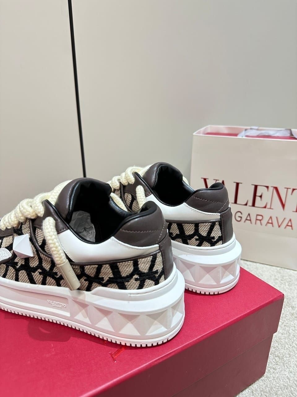 кроссовки женские valentino,valentino кроссовки,кеды valentino,,valentino кеды женские