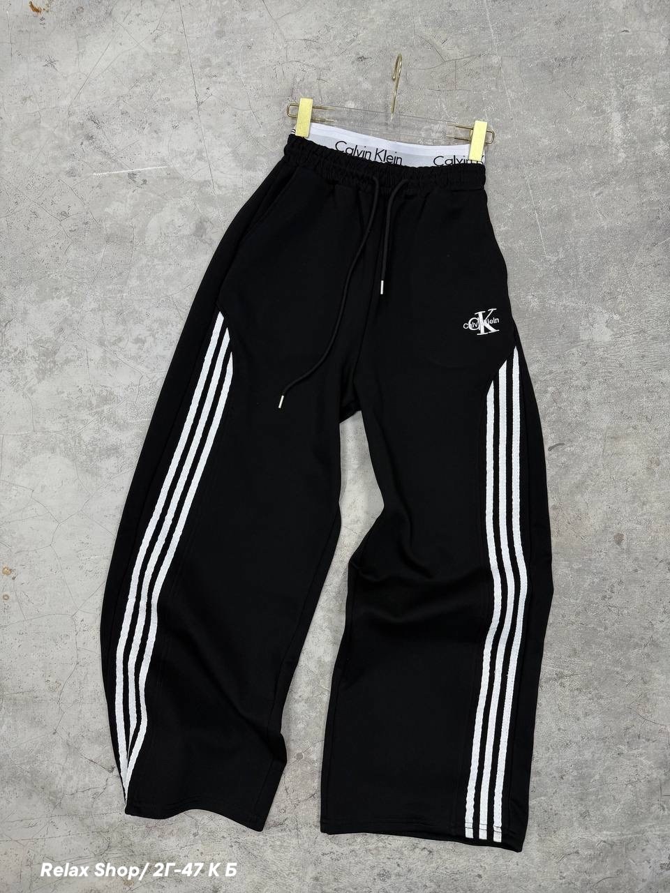 брюки карго с лампасами широкие y2k styfash,брюки оверсайз с лампасами широкие спортивные y2k,спортивные брюки,женские спортивные штаны,спортивные штаны