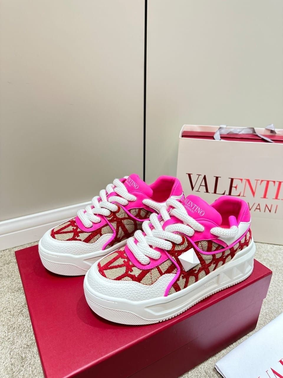 кроссовки женские valentino,valentino кеды женские,valentino кроссовки,кроссовки валентино женские,кеды valentino