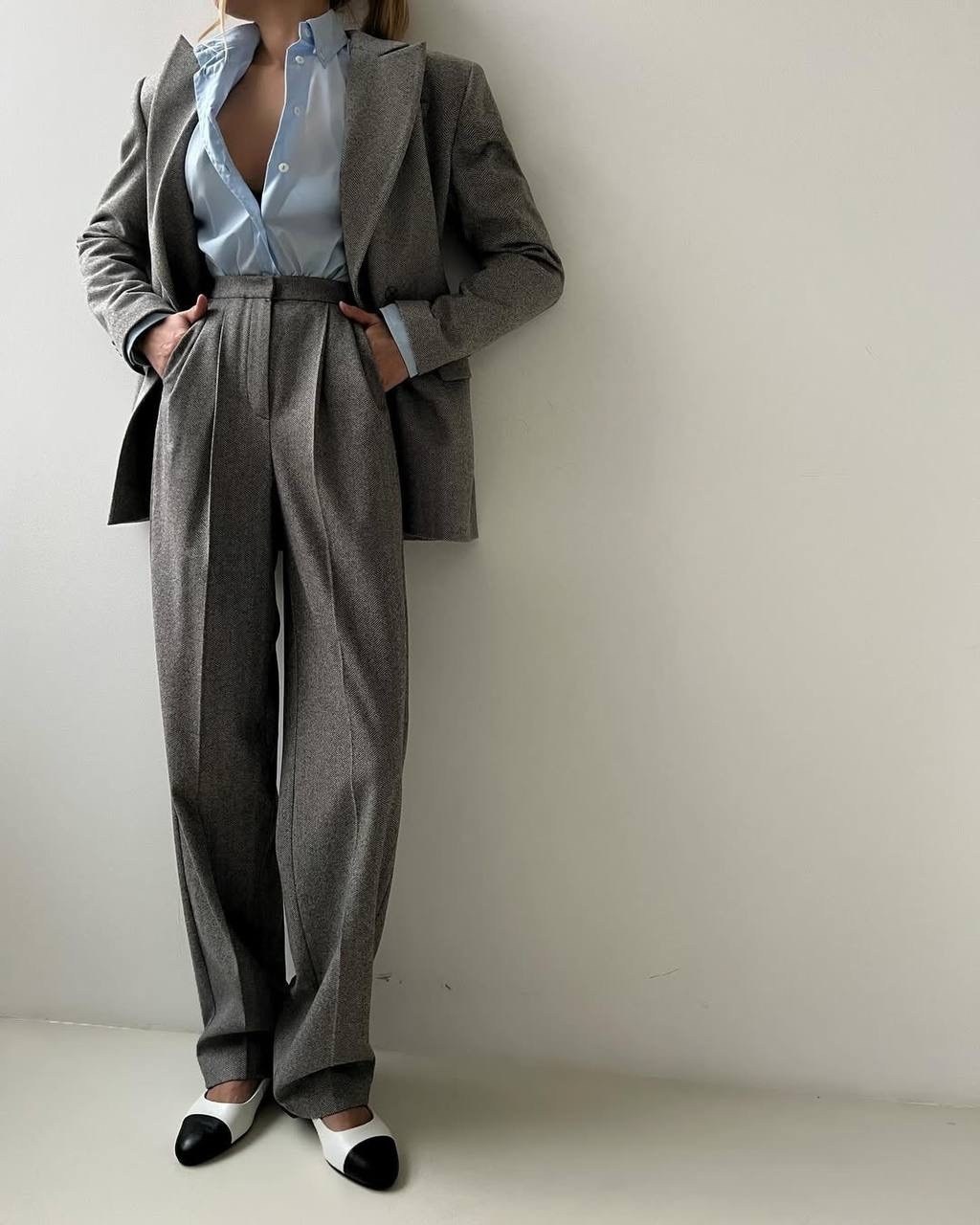 брючный костюм с корсетом,брюки для костюма с высокой талией,модный женский брючный костюм комплект из трех предметов с корсетом и широкими брюками,костюм брючный,костюм тройка кашемир