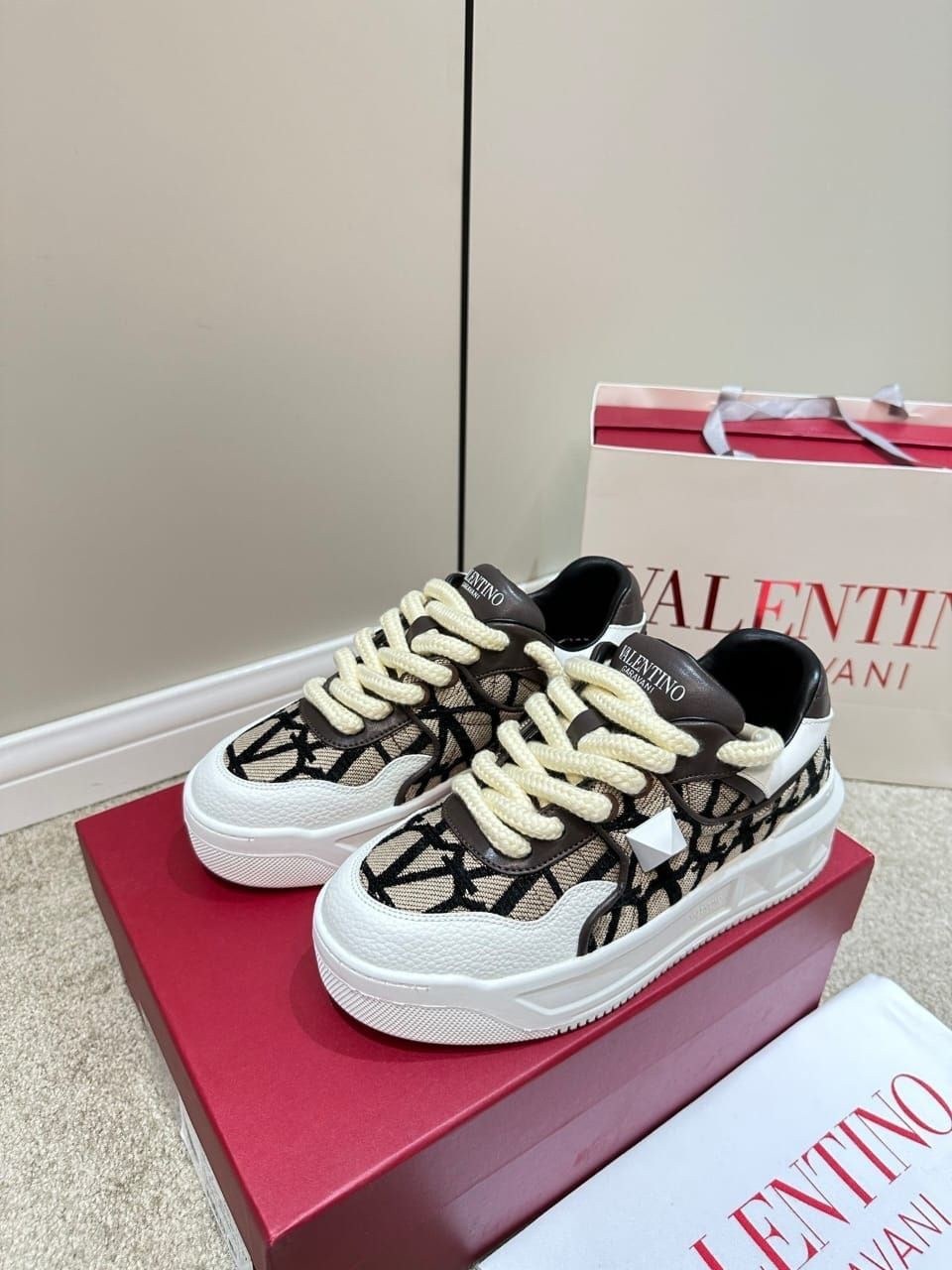 кроссовки женские valentino,valentino кроссовки,кеды valentino,,valentino кеды женские