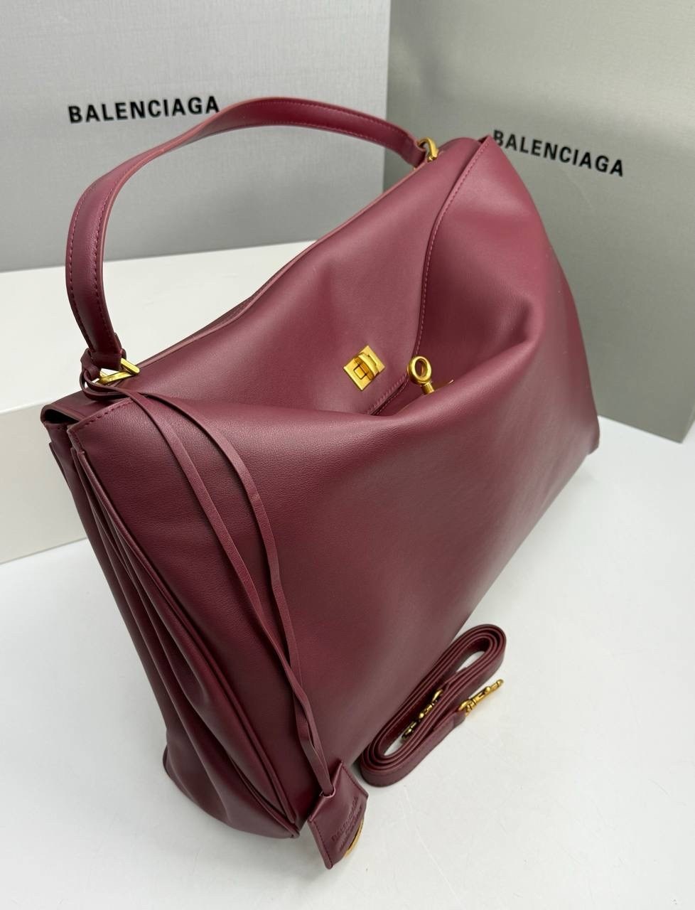 сумка balenciaga женская,сумка balenciaga,balenciaga сумка на плечо,сумка balenciaga натуральная кожа,сумка balenciaga черная натуральная кожа 35 см