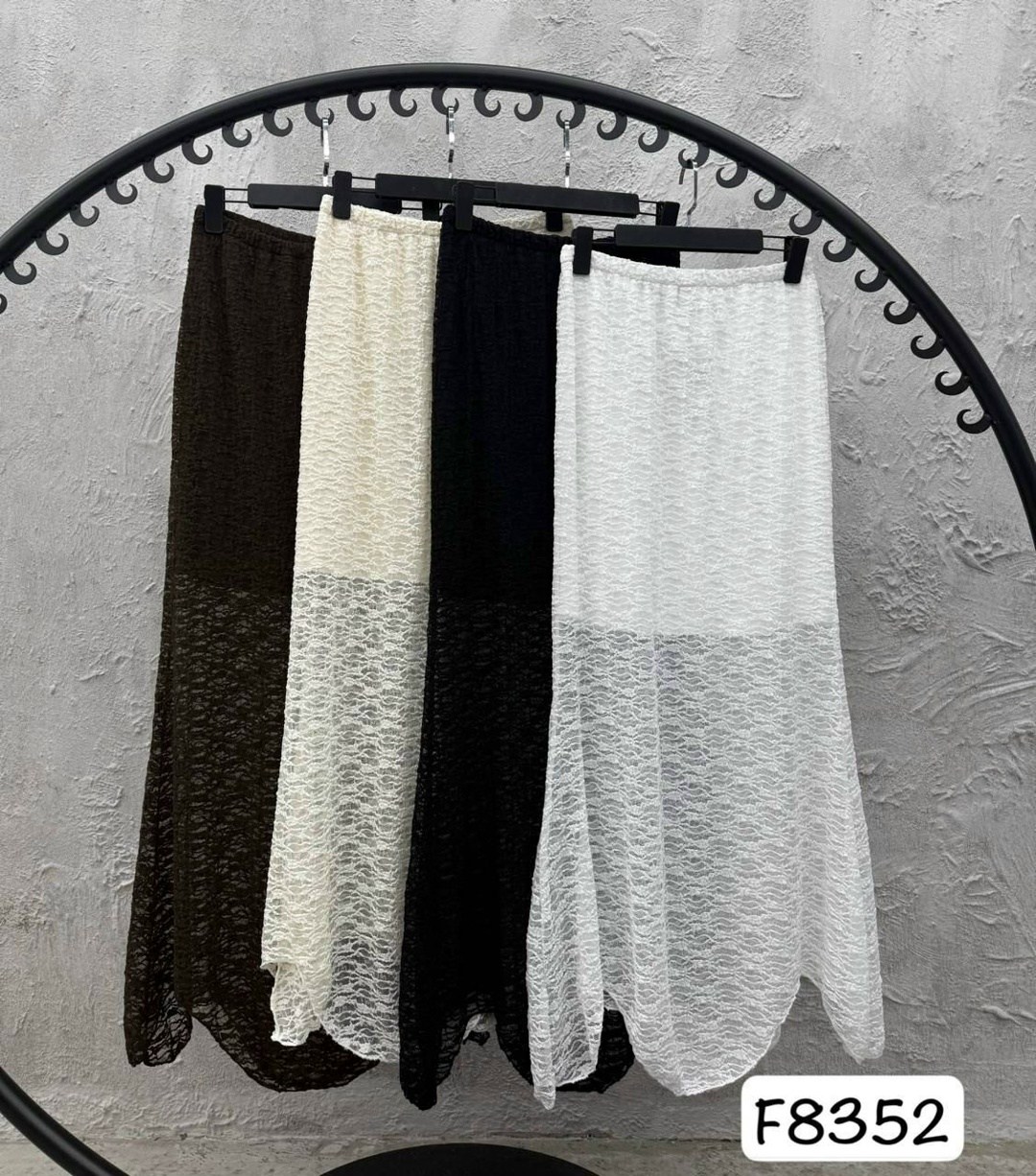 юбка и топ,юбка кружевная,юбка стильная,черный топ с красной юбкой,длинная юбка