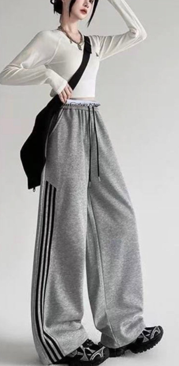 спортивные штаны adidas,спортивные штаны,спортивные брюки,брюки модные,свободные штаны