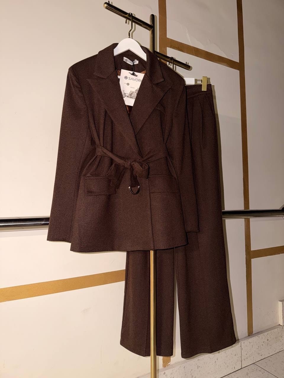 брючный костюм с корсетом,брюки для костюма с высокой талией,модный женский брючный костюм комплект из трех предметов с корсетом и широкими брюками,костюм брючный,костюм тройка кашемир