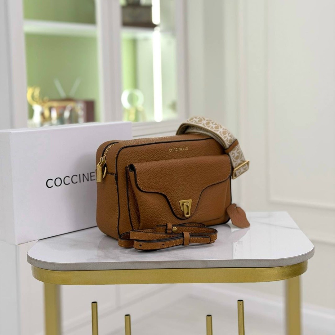 coccinelle сумка на плечо кросс-боди beat soft,сумка через плечо coccinelle,сумка coccinelle,coccinelle сумка на плечо кросс-боди,coccinelle сумка на плечо