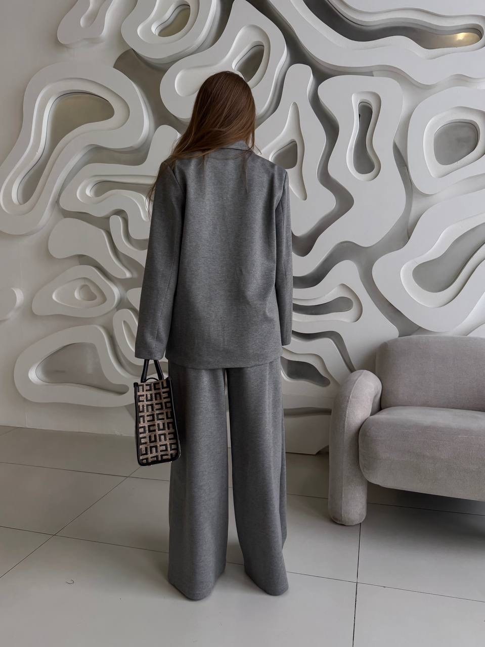 брючный костюм,брючный костюм серый,женский брючный костюм,костюм классический