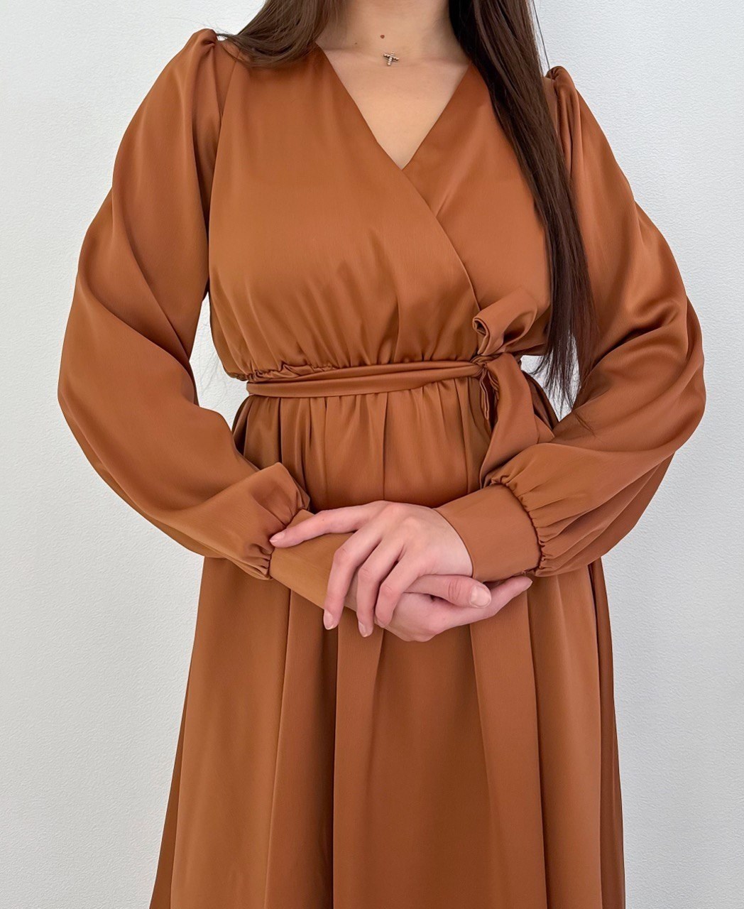 платье,шелковое платье,модное платье,платье с поясом,женское платье