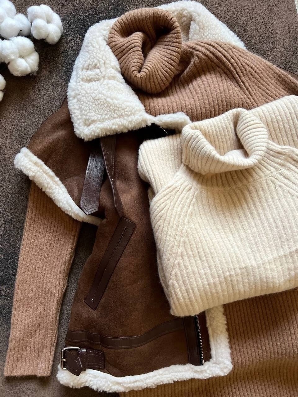 turtleneck drop shoulder ribbed knit sweater dress,вязаное платье,бежевое платье лапша,трикотажное платье,теплое вязаное платье