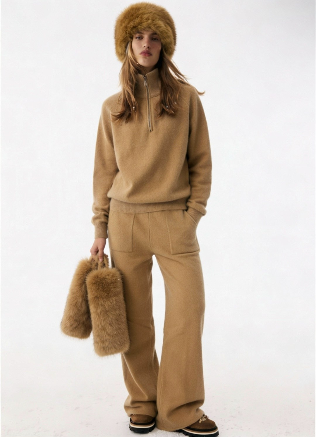 вязаные костюмы,бежевый джемпер,бежевый свитер,трикотажный костюм,кашемировый костюм