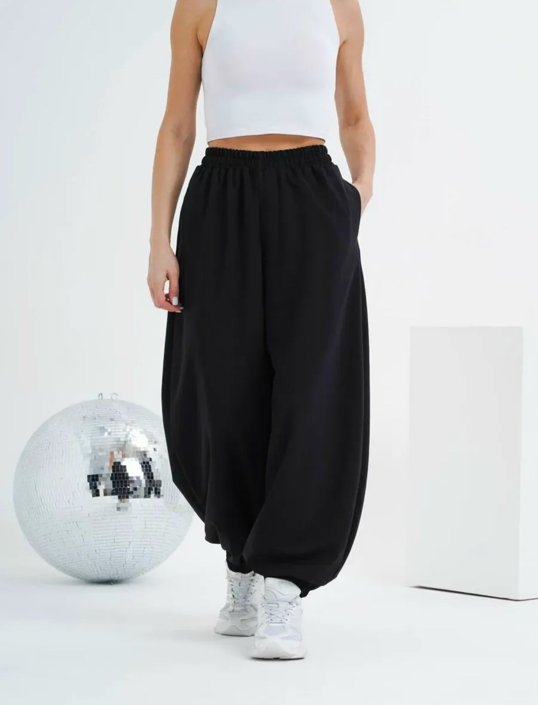 брюки спортивные,брюки спортивные женские,спортивные штаны джоггеры широкие,широкие спортивные штаны женские черные,спортивные штаны широкие