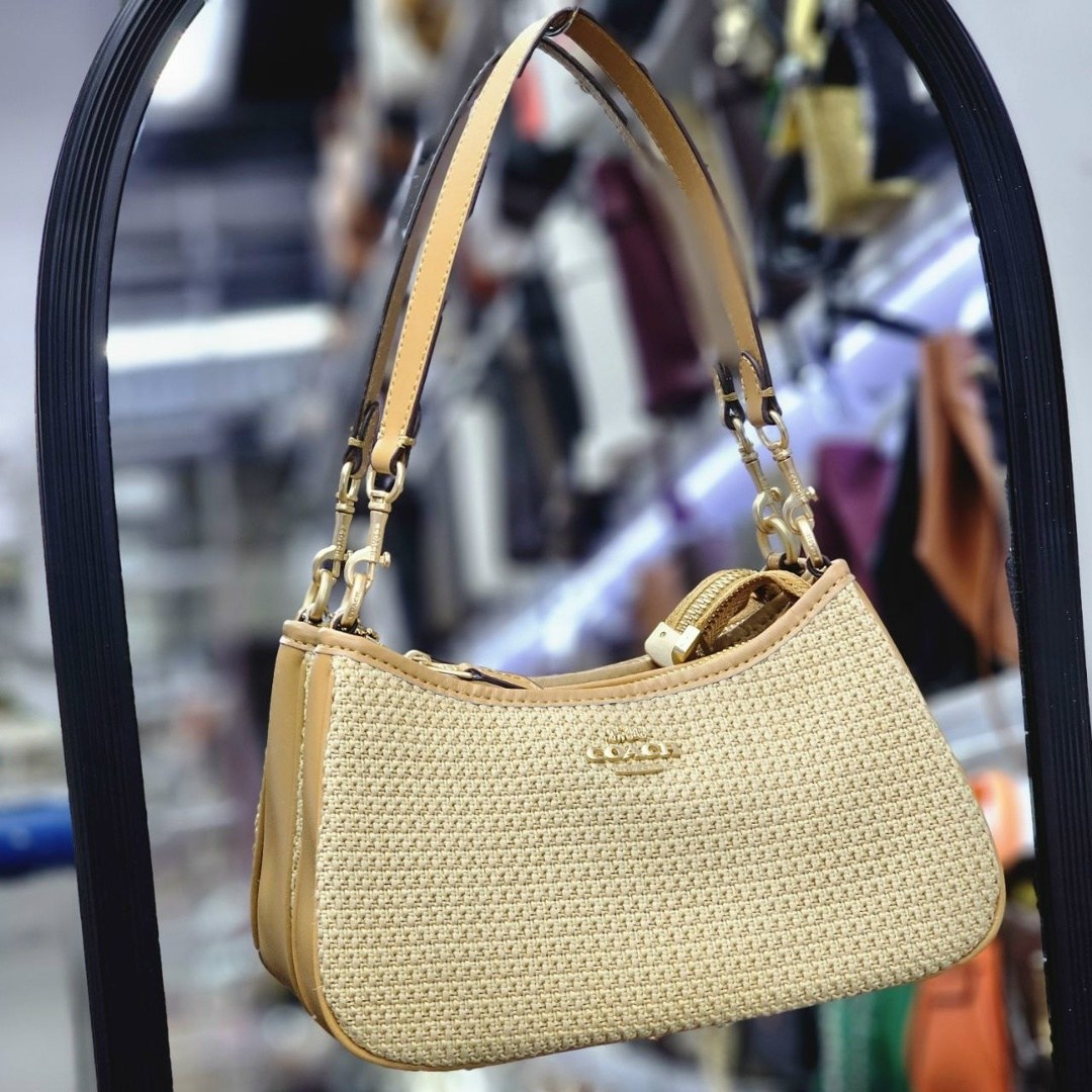 женская сумка coach,сумка coach,брендовая сумка через плечо coach,сумка через плечо coach,coach сумка на плечо