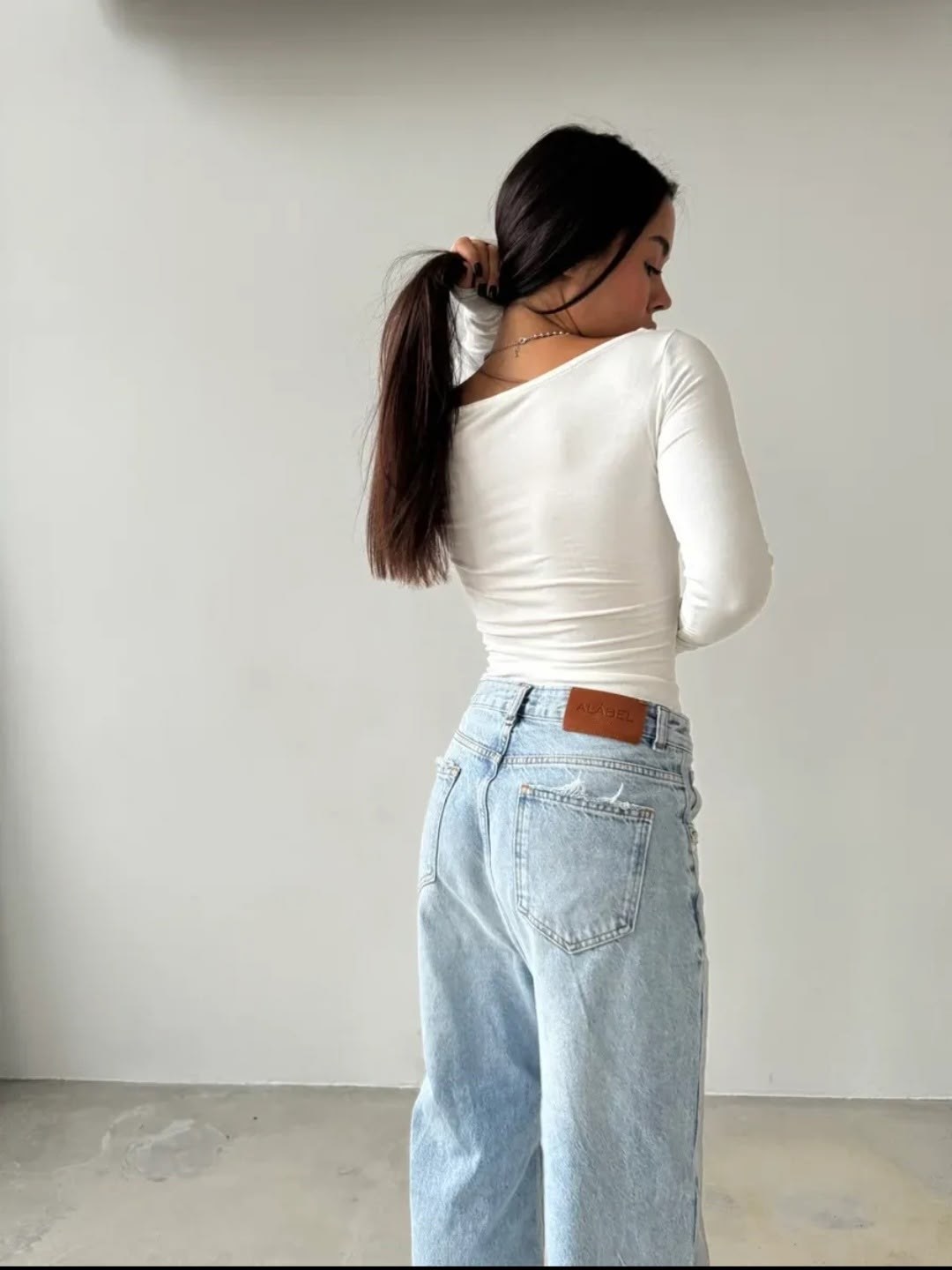 женская кофта,лонгслив,джемпер с вырезов,лонгслив женский белый,кофта женская с вырезом