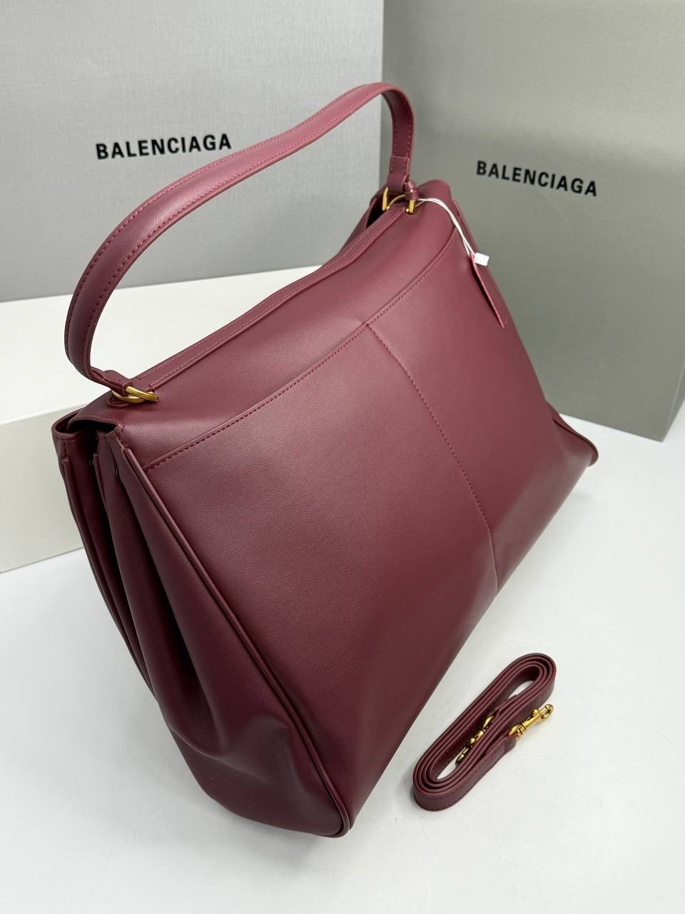 сумка balenciaga женская,сумка balenciaga,balenciaga сумка на плечо,сумка balenciaga натуральная кожа,сумка balenciaga черная натуральная кожа 35 см