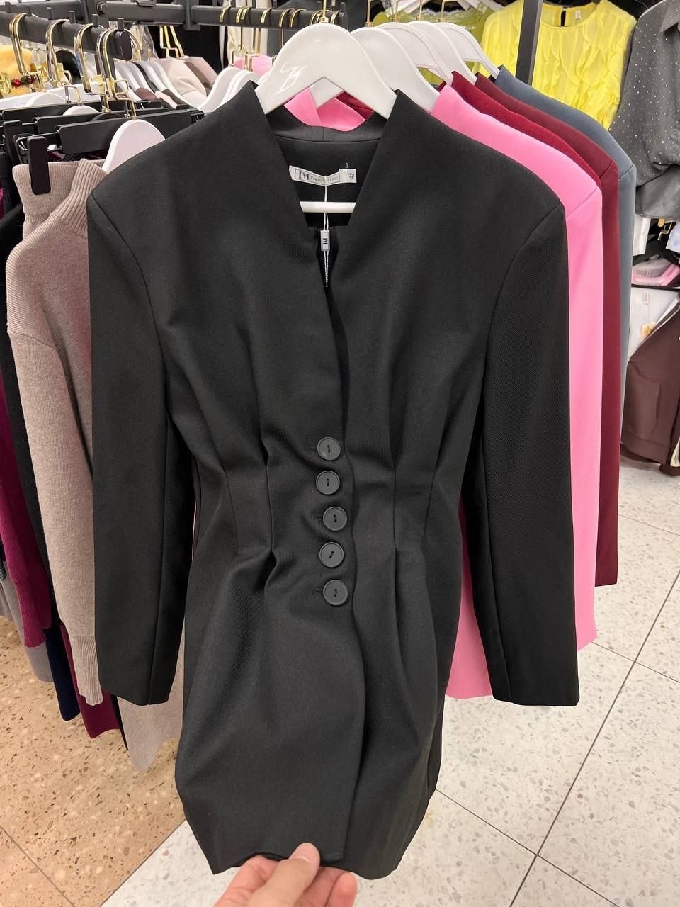 черные женские жакеты kira plastinina,приталенный жакет,жакет,черные женские жакеты emme marella,пиджак женский