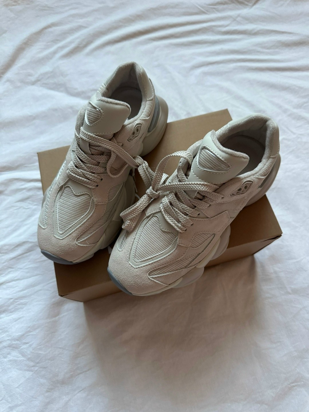 кроссовки,повседневные кроссовки,массивные кроссовки,модные кроссовки,оригинальные кроссовки