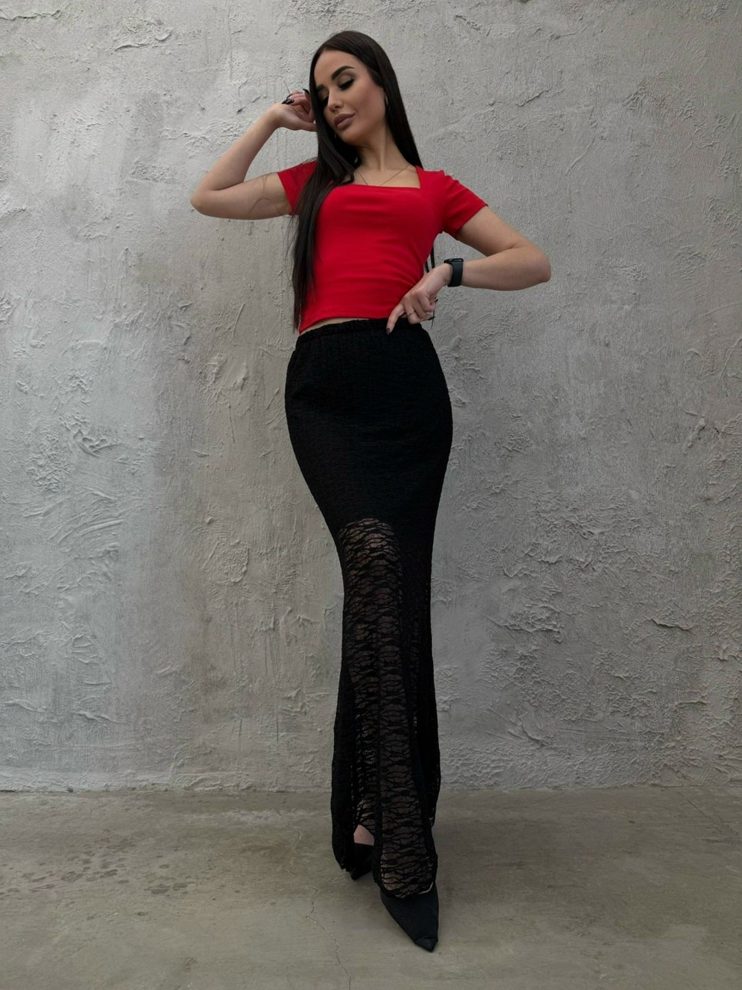 юбка и топ,юбка кружевная,юбка стильная,черный топ с красной юбкой,длинная юбка