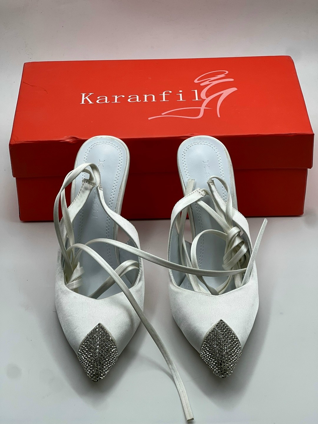 ,туфли маноло бланик белые,нарядные туфли,свадебное туфли,женские туфли лодочки