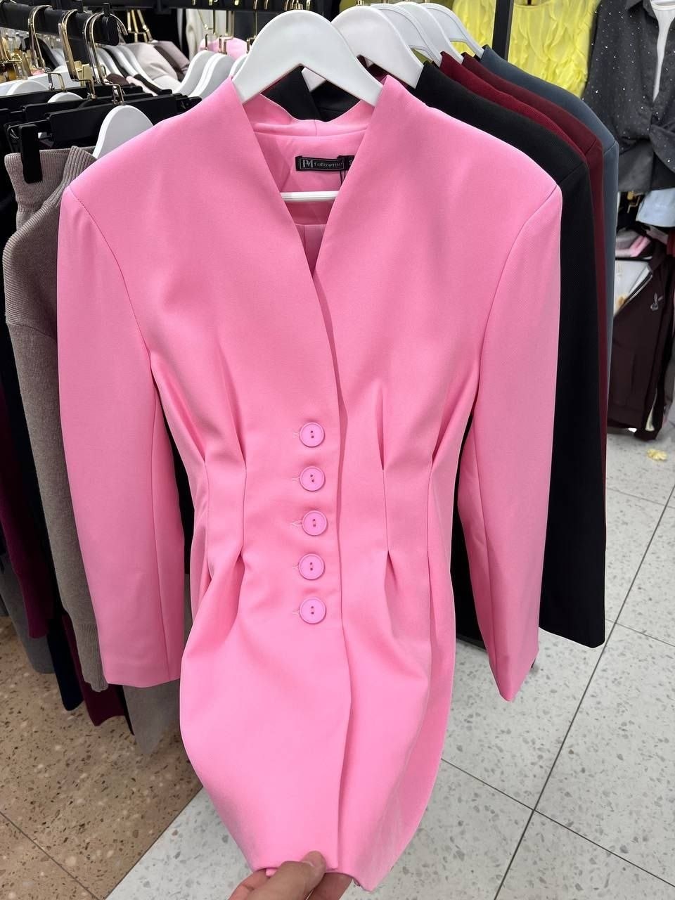 черные женские жакеты kira plastinina,приталенный жакет,жакет,черные женские жакеты emme marella,пиджак женский