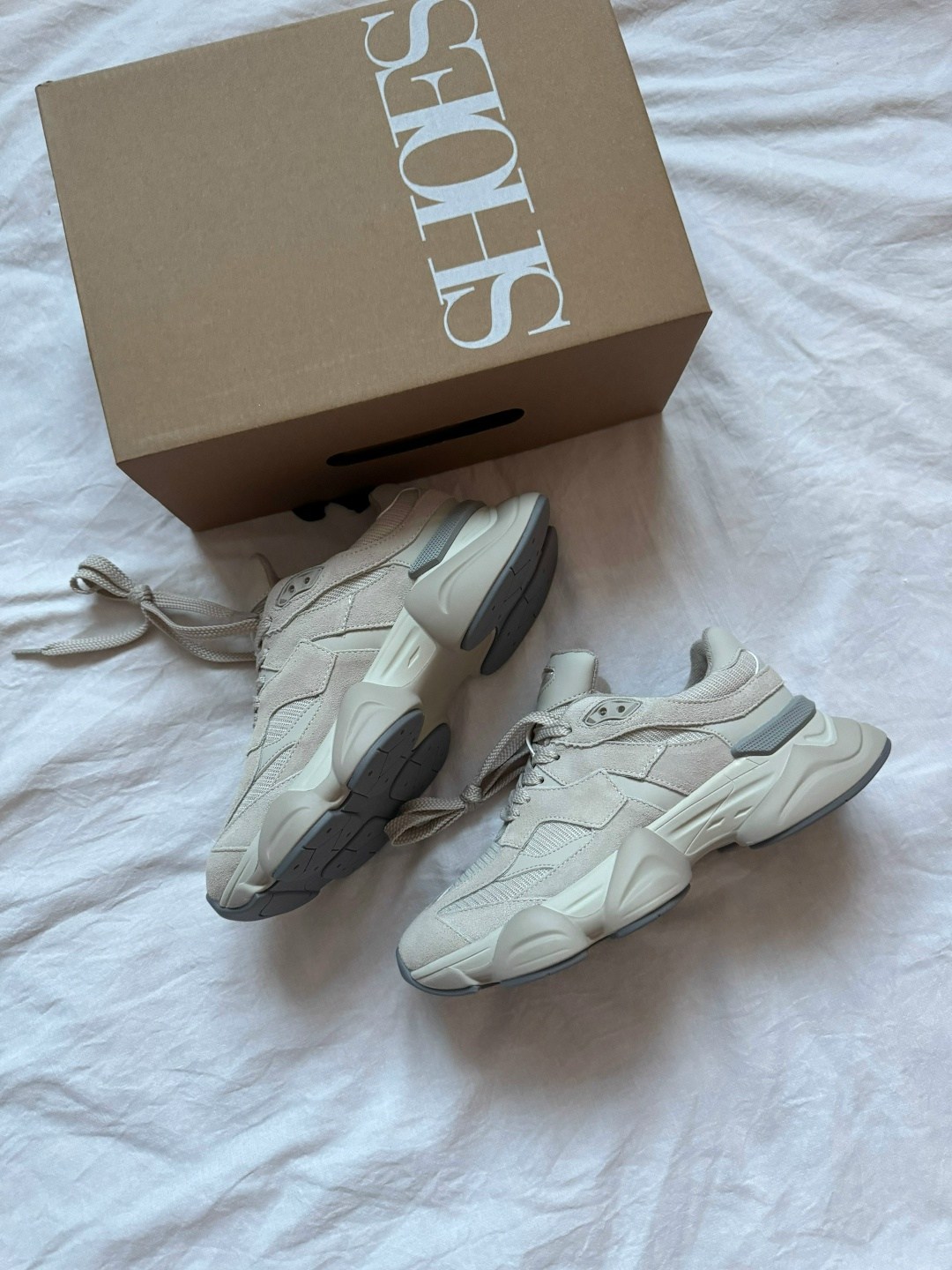 кроссовки,повседневные кроссовки,массивные кроссовки,модные кроссовки,оригинальные кроссовки