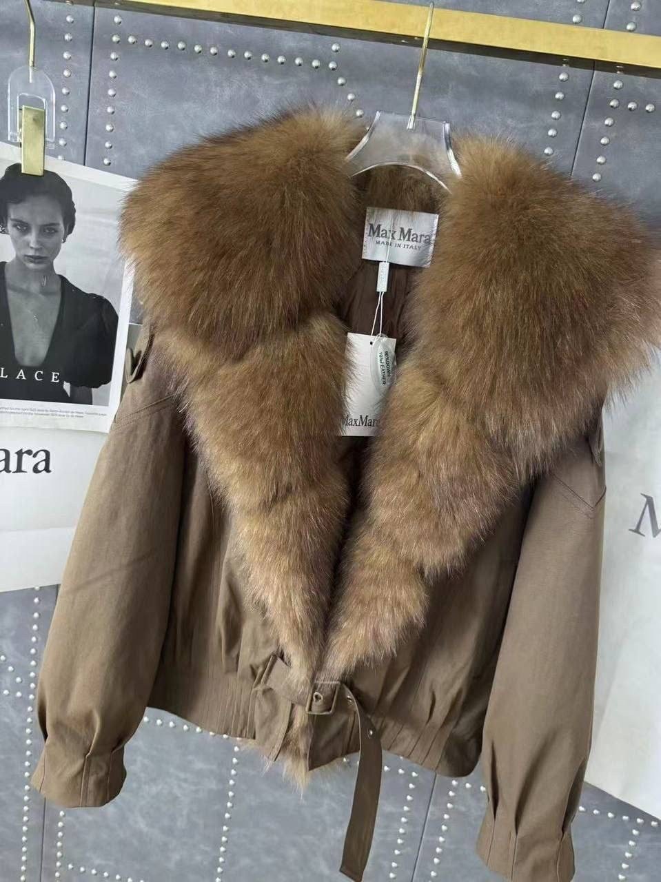 женский пуховик на утином пуху с большим воротником из меха енота,пуховик с натуральным мехом женский,куртка с мехом,женский пуховик с большим воротником на утином пуху с натуральным лисьим мехом,пухо