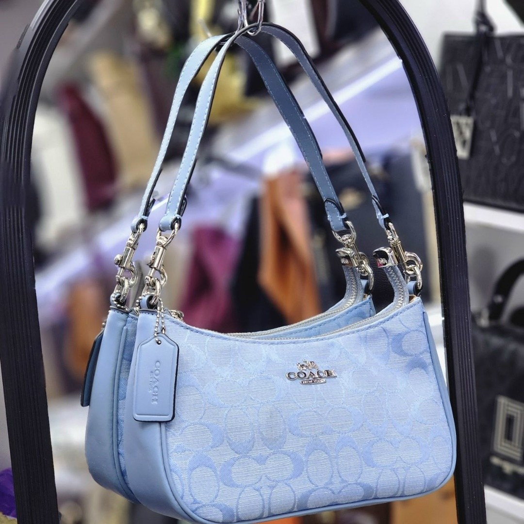 женская сумка coach,сумка coach,брендовая сумка через плечо coach,сумка через плечо coach,coach сумка на плечо