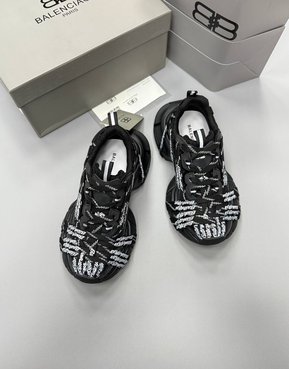 кроссовки женские balenciaga,кроссовки balenciaga,кроссовки balenciaga 3xl,кроссовки баленсиага женские,кроссовки спортивные мужские летние balenciaga