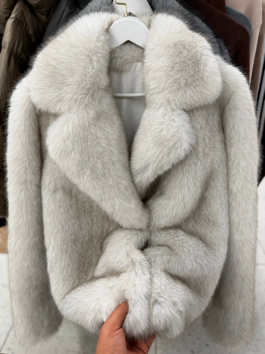 шуба искусственная,женская шуба,женская шуба из искусственного меха норки,элегантные шубы,пальто из искусственного меха