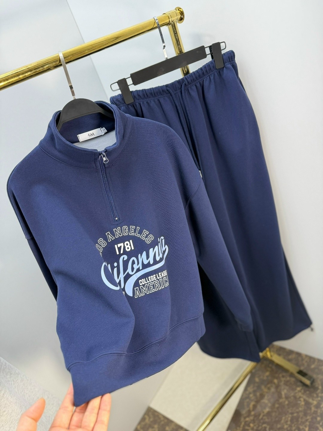 спортивный костюм женский,спортивный костюм,женский спортивный костюм из премиальной ткани,женский костюм,спортивный костюм из премиальной ткани