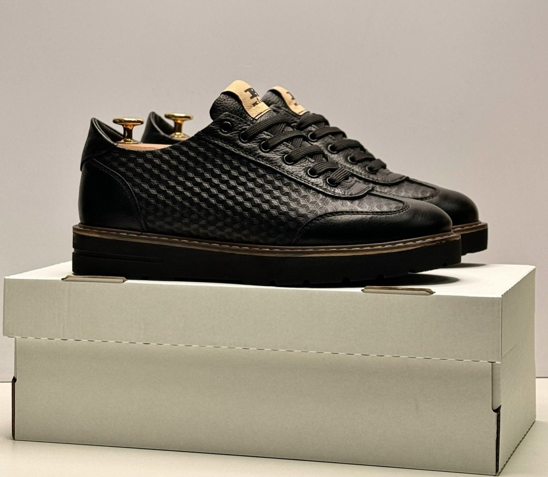 ,мужская ,мужская  кроссовки,мужские кожаная кроссовки,кроссовки