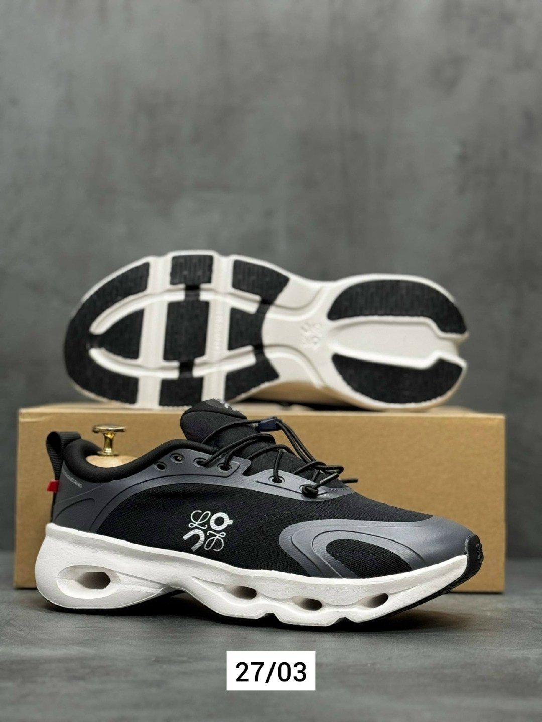 on cloud x loewe 9723 повседневная  кроссовки,кроссовки loewe,кроссовки cloudtilt 2. 0 из коллаборации с loewe on running серый,кроссовки,кроссовки on loewe x wmns cloudtilt 2 черный