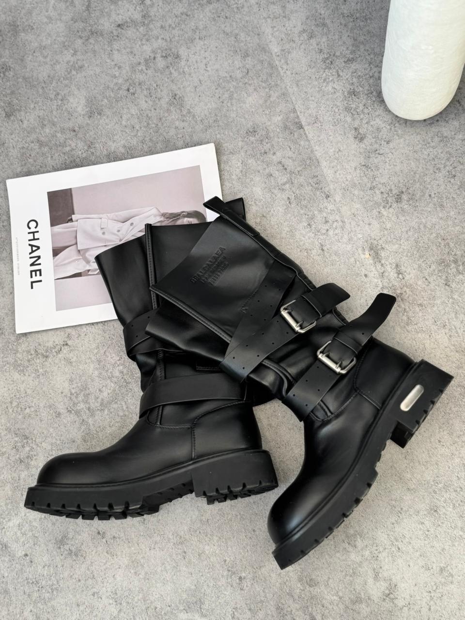 ,женские сапоги,модные сапоги,короткие сапоги,сапоги с пряжками