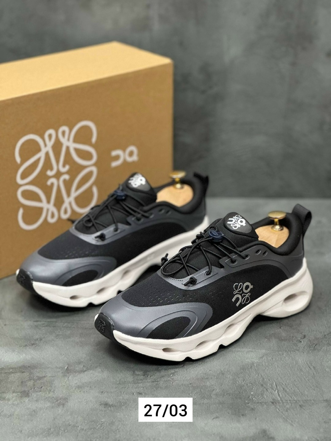 on cloud x loewe 9723 повседневная  кроссовки,кроссовки loewe,кроссовки cloudtilt 2. 0 из коллаборации с loewe on running серый,кроссовки,кроссовки on loewe x wmns cloudtilt 2 черный