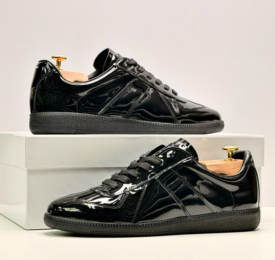 кроссовки maison margiela replica patent black,лакированные кроссовки,maison margiela replica patent black,кроссовки филипп плейн мужские,maison margiela черные низкие кроссовки